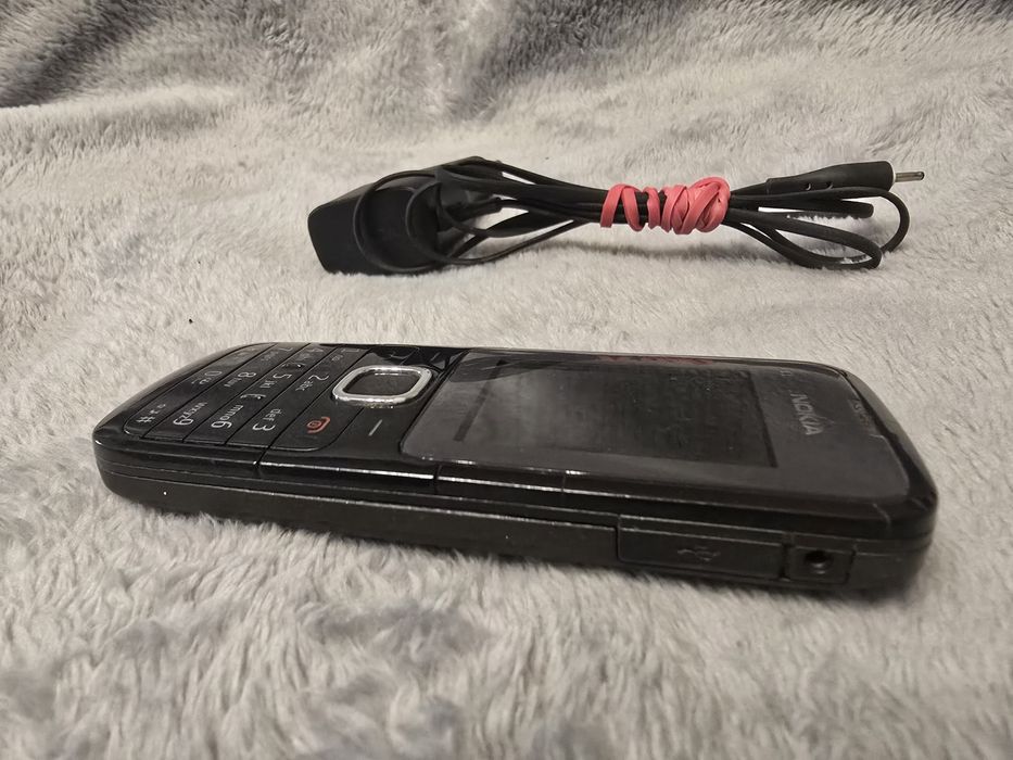 Telefon Nokia C1