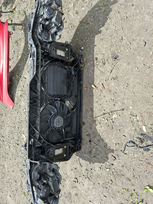 Pas przedni audi a4 b8 1.8tfsi 2.0 komplet 2.0tdi lampy automat