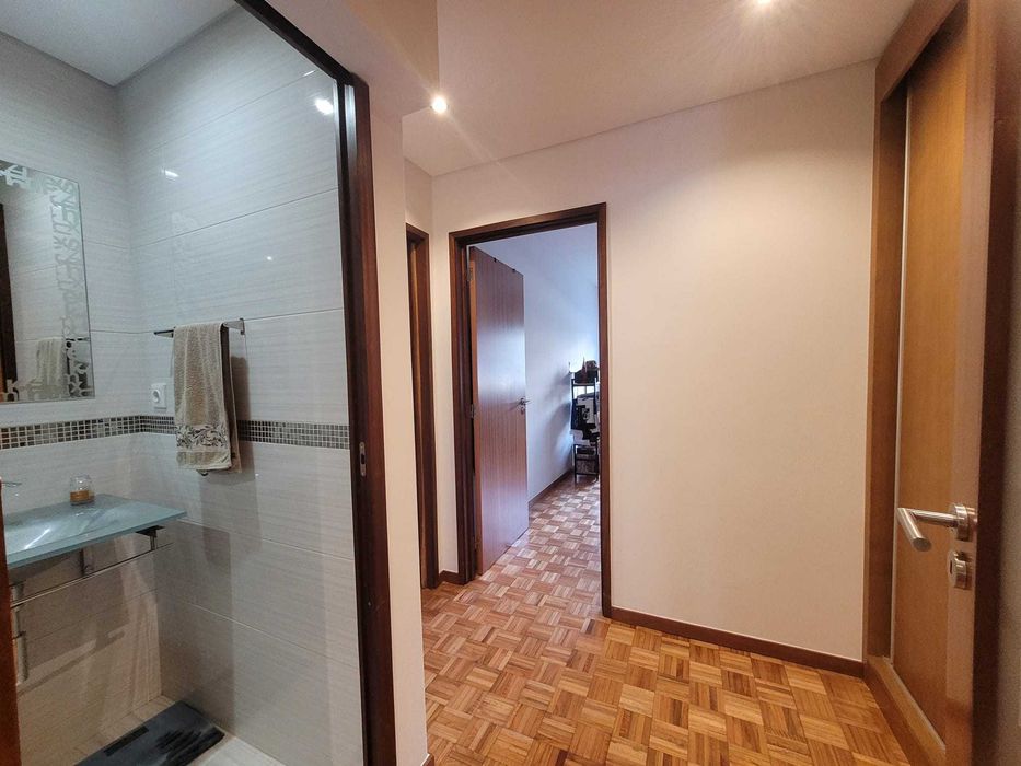 T2 com garagem e arrumos no Pinheiro Manso