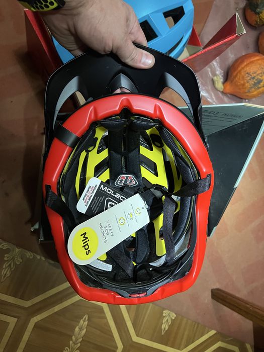Шолом ендуро TLD Troy lee designs Mips M-L 57-59 bell spark