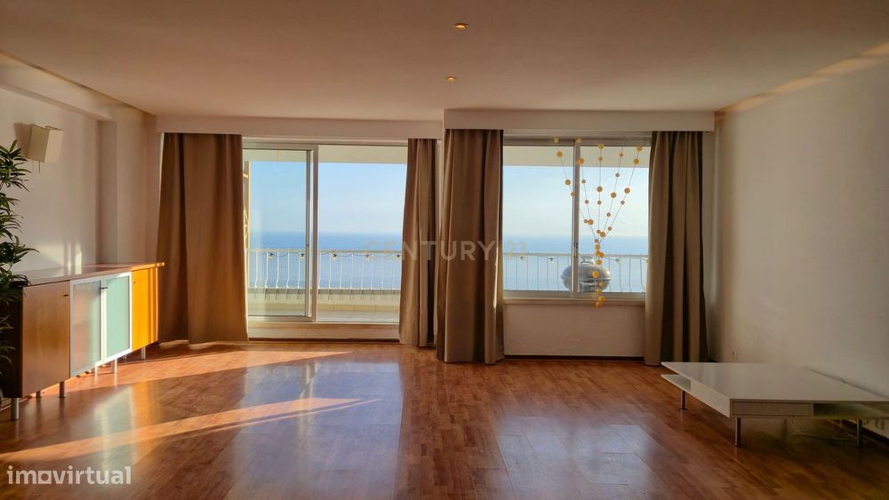 Apartamento T2 duplex com Vista Mar em Sesimbra, Setúbal