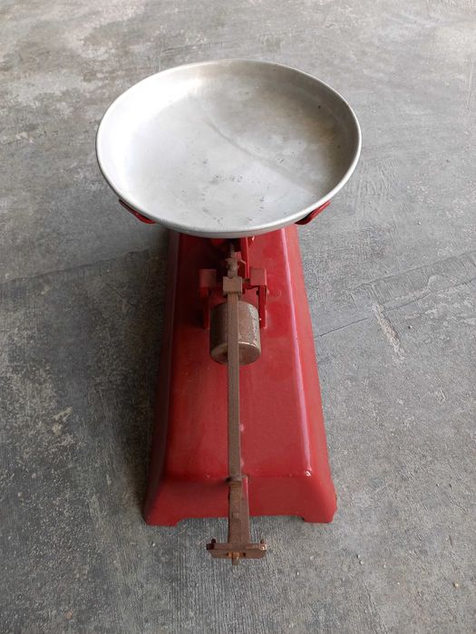 Balança antiga metálica
