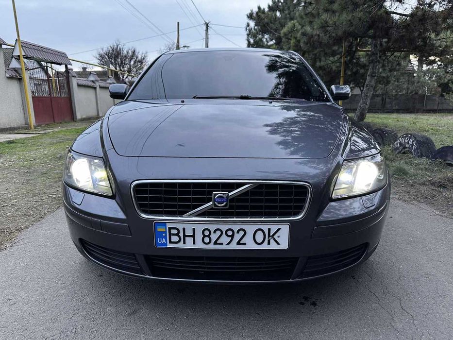 Volvo S40 в отличном состоянии (1,6 бензин, 2006 год)