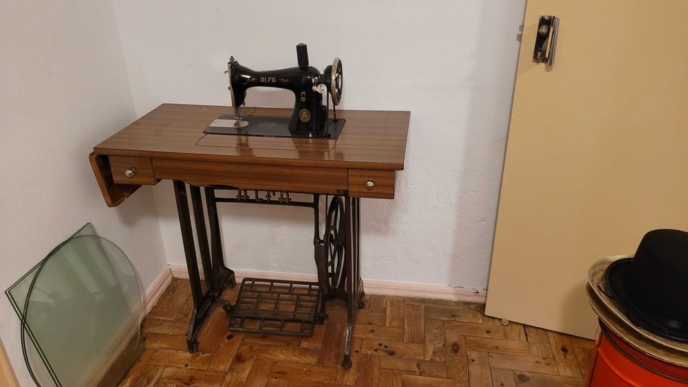 Mesa de costura Alfa