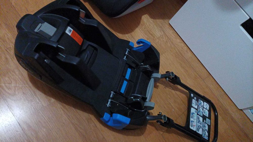 Carrinho + Ovo + Base carro + Cadeira Auto Britax Romer B-Motion 4 com adaptadores para o carrinho e Isofix