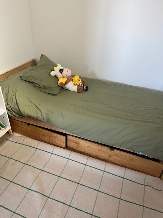 Cama, secretária