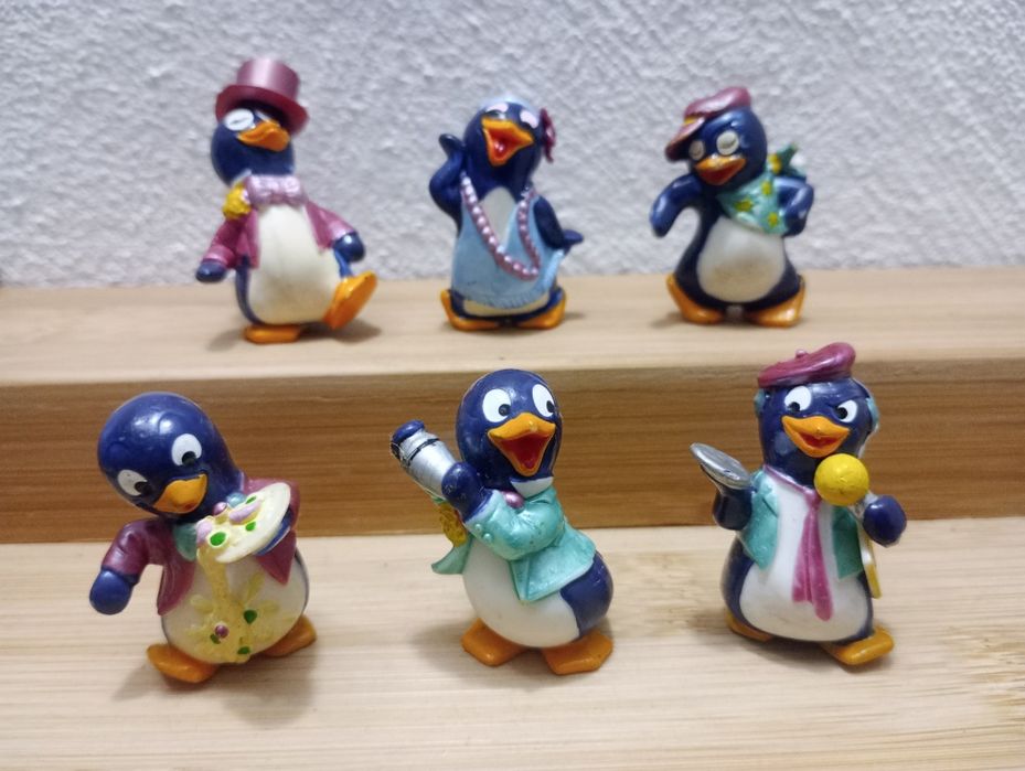 Zestaw figurek z Kinder niespodzianki z serii Pingwiny party