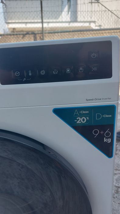 Máquina de lavar e secar