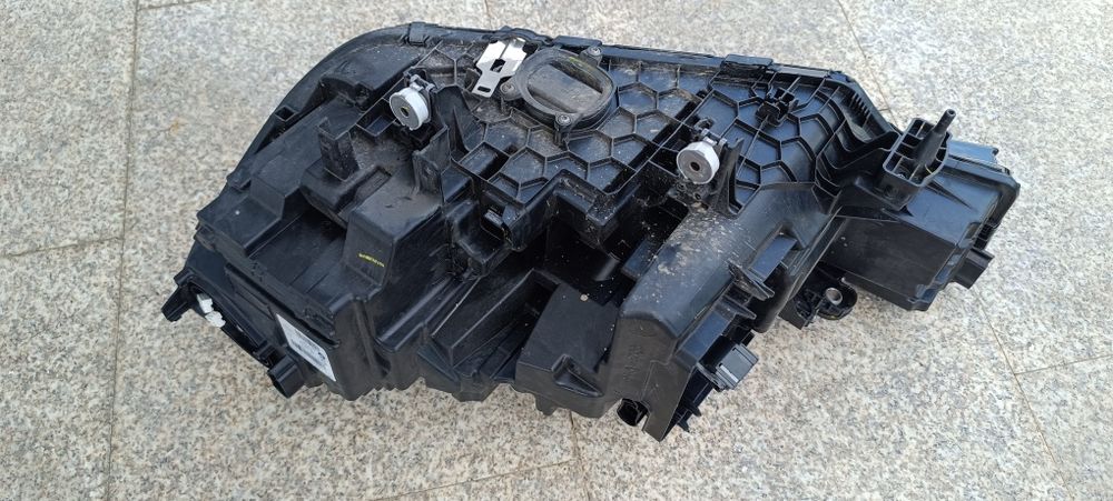 Farol Otica BMW X7 G07 laser