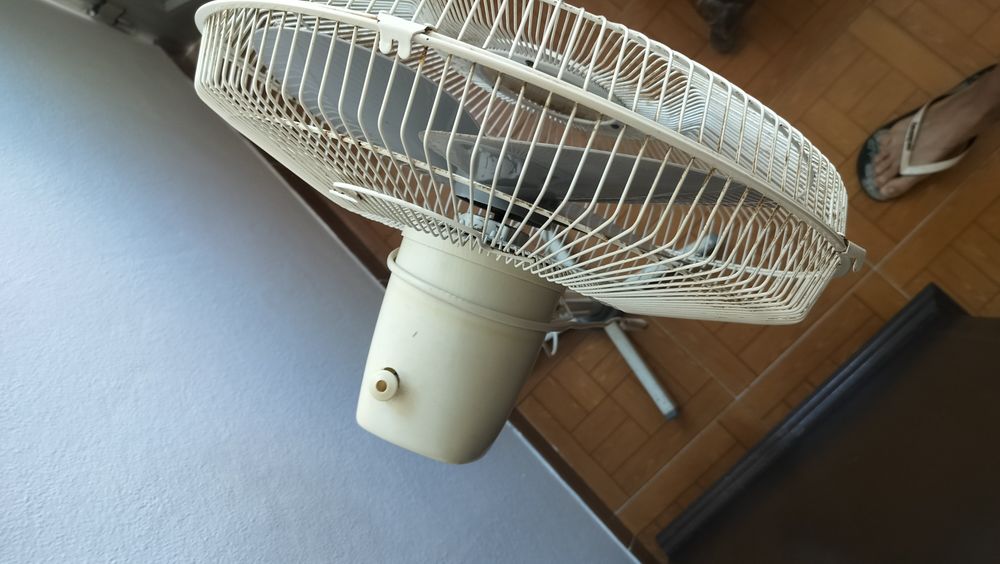 Ventilador de pé  marca telefac a funcionar