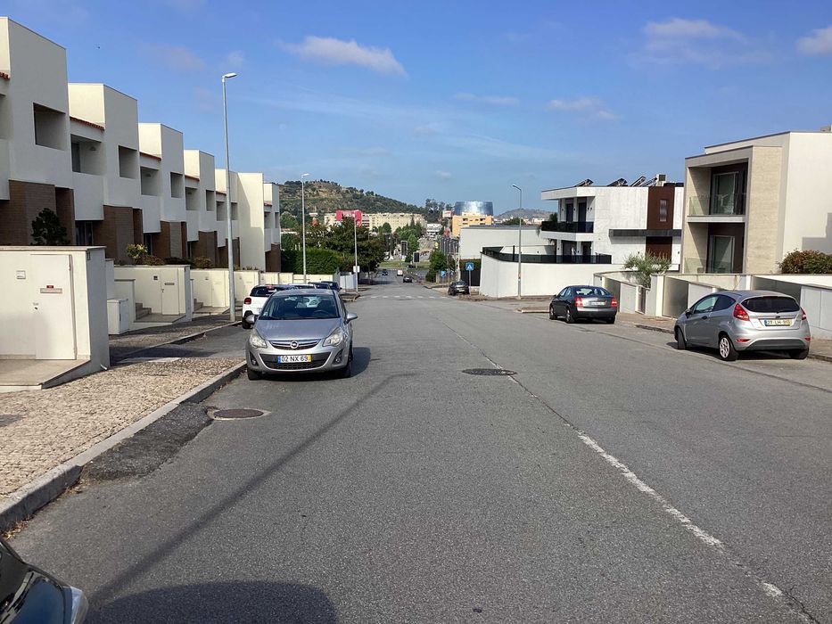 Moradia em banda Lamaçães