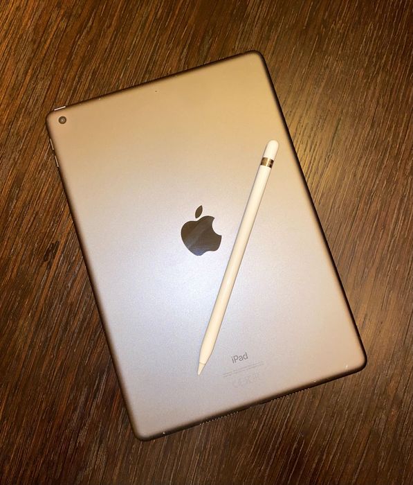 iPad 8ª geração 32gb + Apple Pencil 1ª geração