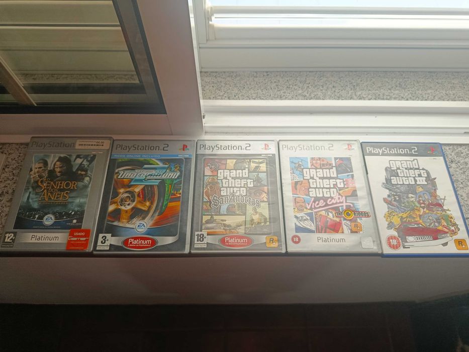 Conjunto 5 jogos comando e cartão de memória ps2