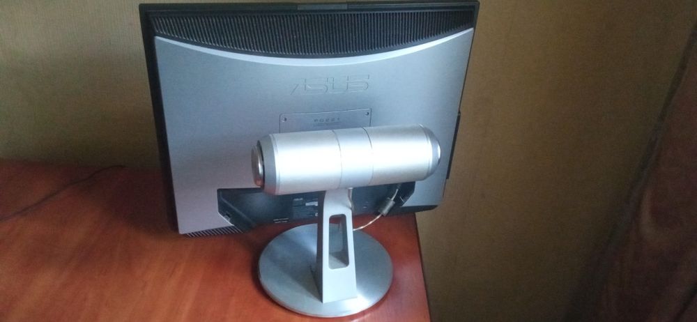 Монитор 22" Asus PG 221 включается и выключается