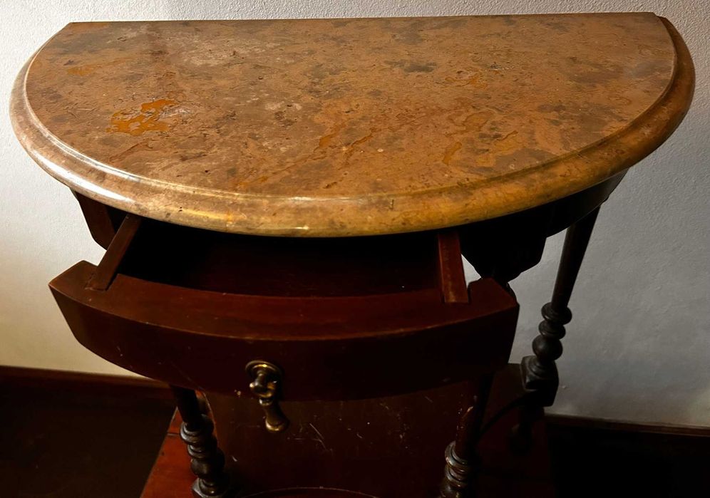 Consola móvel antigo