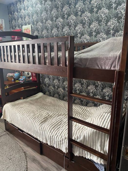 Двоярусне ліжко БУ