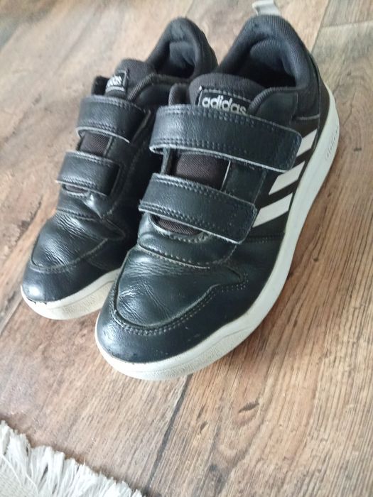 Czarne buty adidas chłopięce na rzepy 34