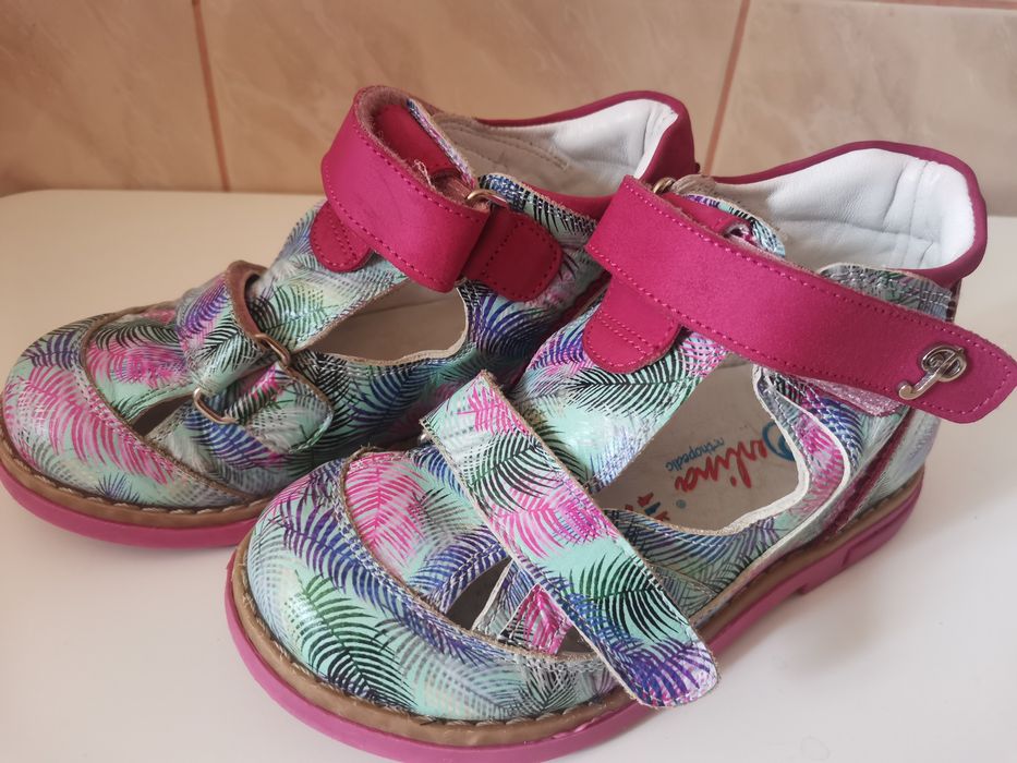 Взуття ортопедичне для дівчинки Perlina