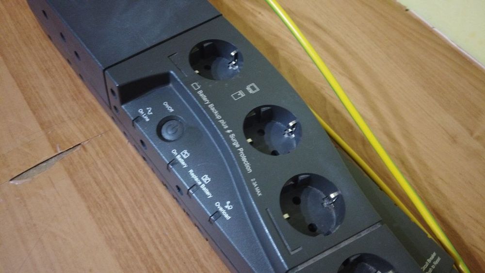 Упс Безперебійник APC 330Ват  Інвертор