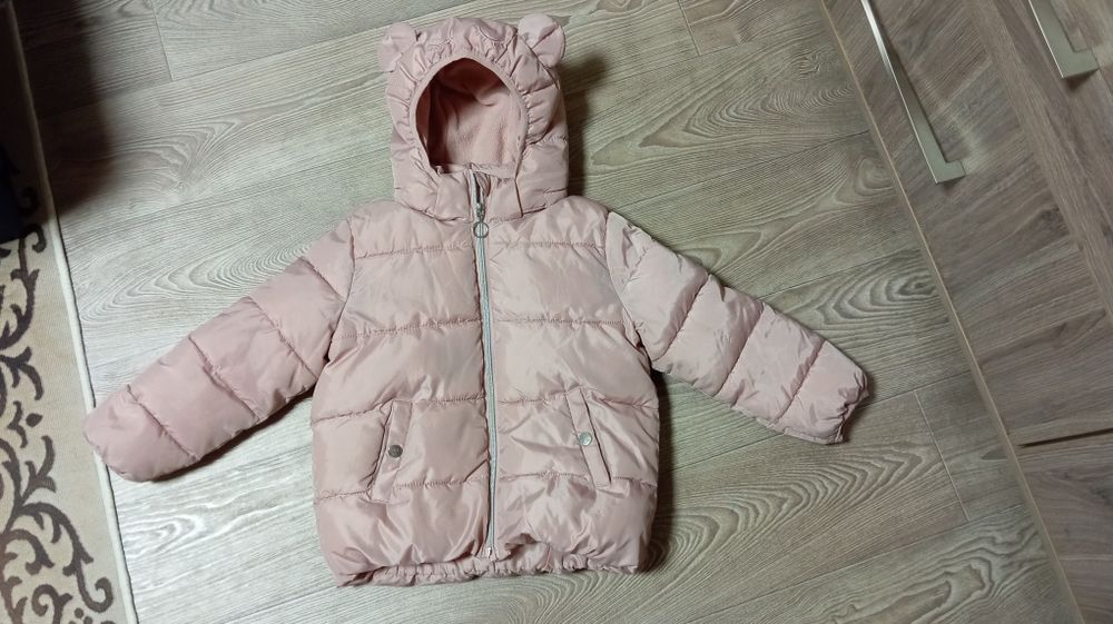 Куртка на дівчинку