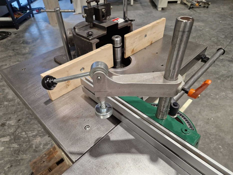 Frezarka dolnowrzecionowa JAROMA DF -1 ,POLSKA,  frezarka z wózkiem