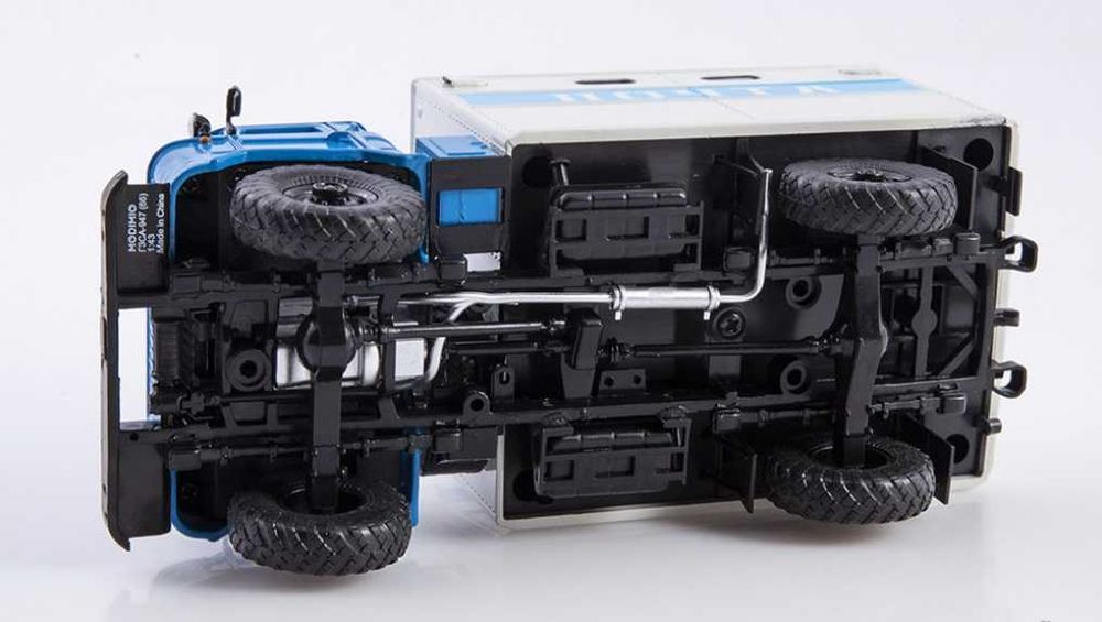 Журнал "Легендарные грузовики" №87 с моделью ГАЗ-66 (ГЗСА-947)(1966)