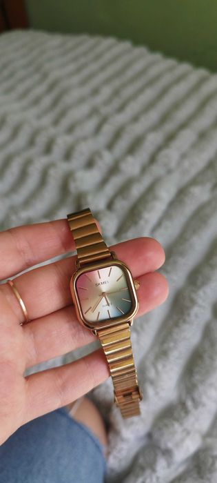 Жіночий годинник