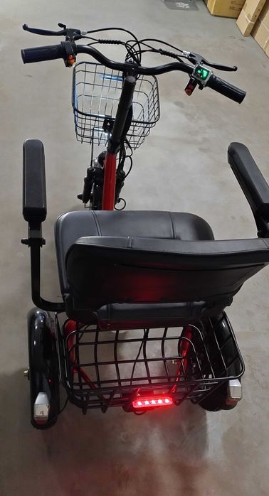 Wózek inwalidzki - skuter dla seniorów i nie tylko