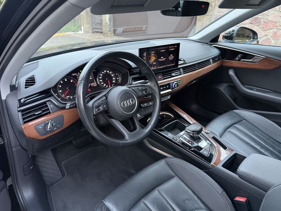 Audi A4 2020 рік