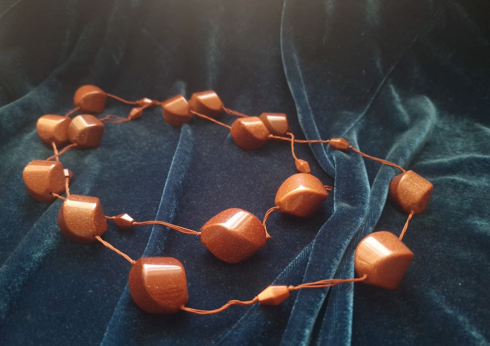 Буси і перстень з авантюрину