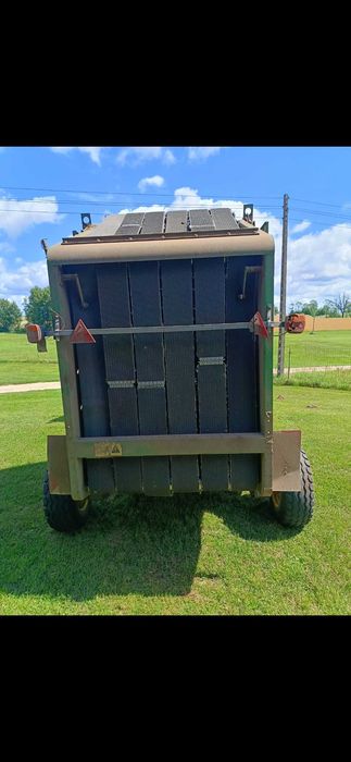 Prasa rolująca John deere 550