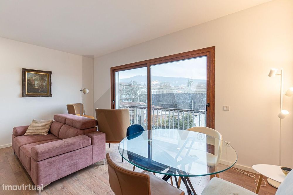 T3 Luminoso e Remodelado no Coração de Guimarães, com Ar Condicionado