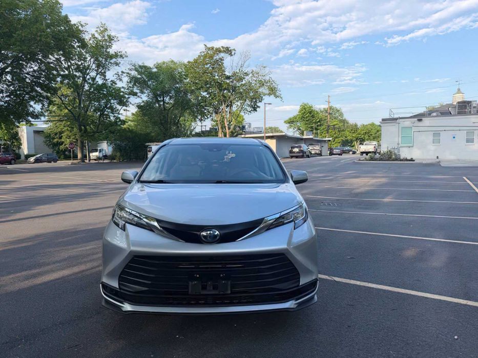 Toyota Sienna      2022