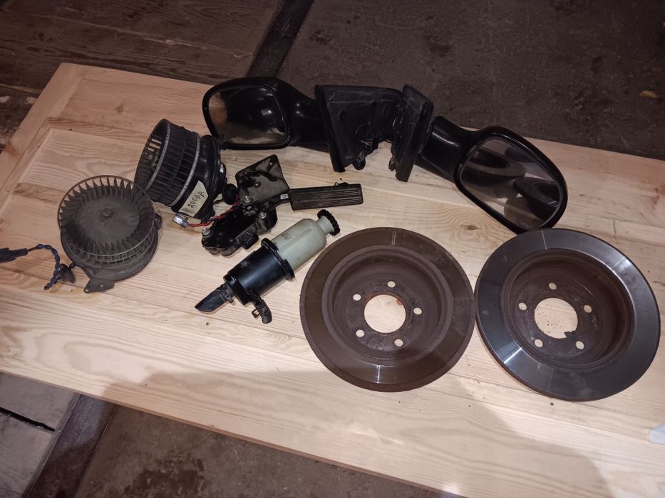 Тормозний диски на Крайслер Вояджер задній