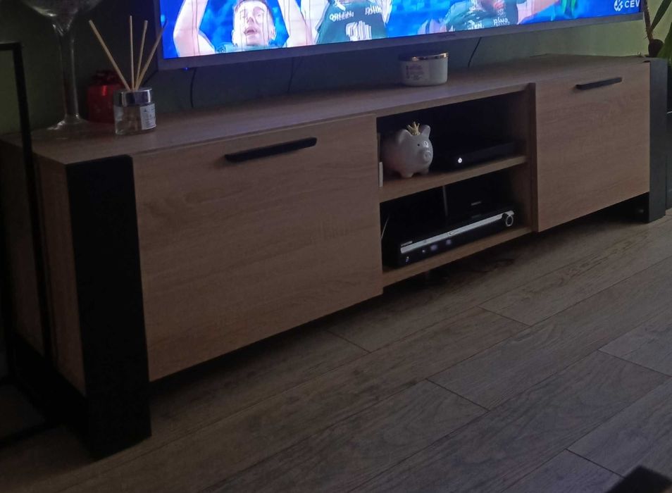 Szafka pod telewizor
