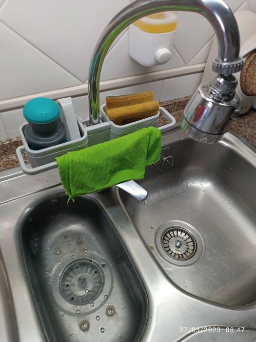 Organizador para acessórios para limpeza em lava-loiça