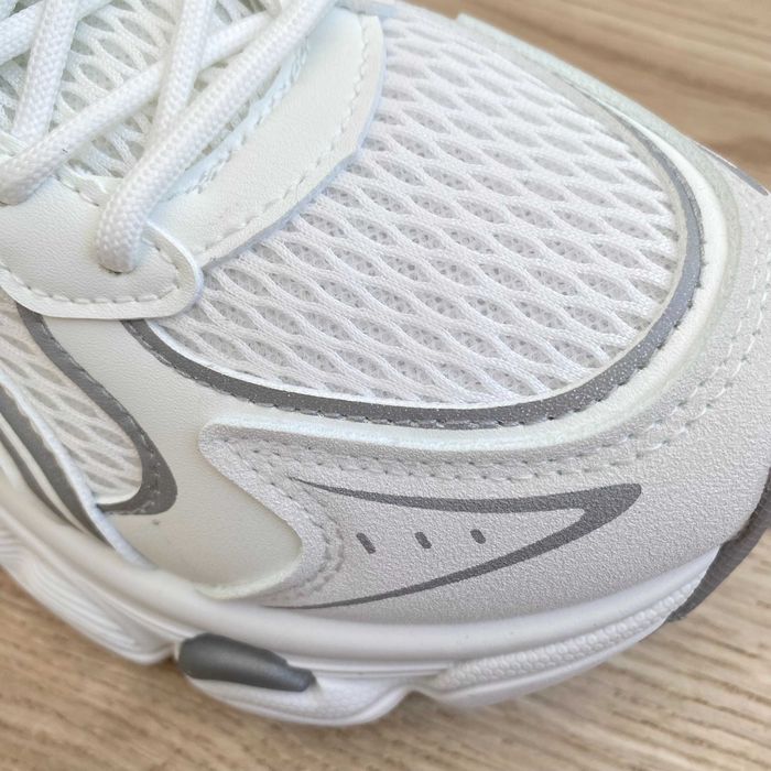 Легкі білі кросівки демісезон, сітка, товста підошва, різні розміри