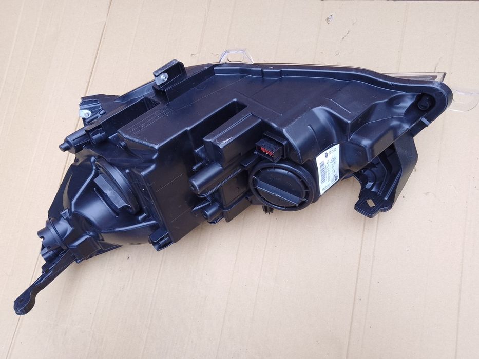 Lampa prawa opel astra 4 IV  j czarna Europa
