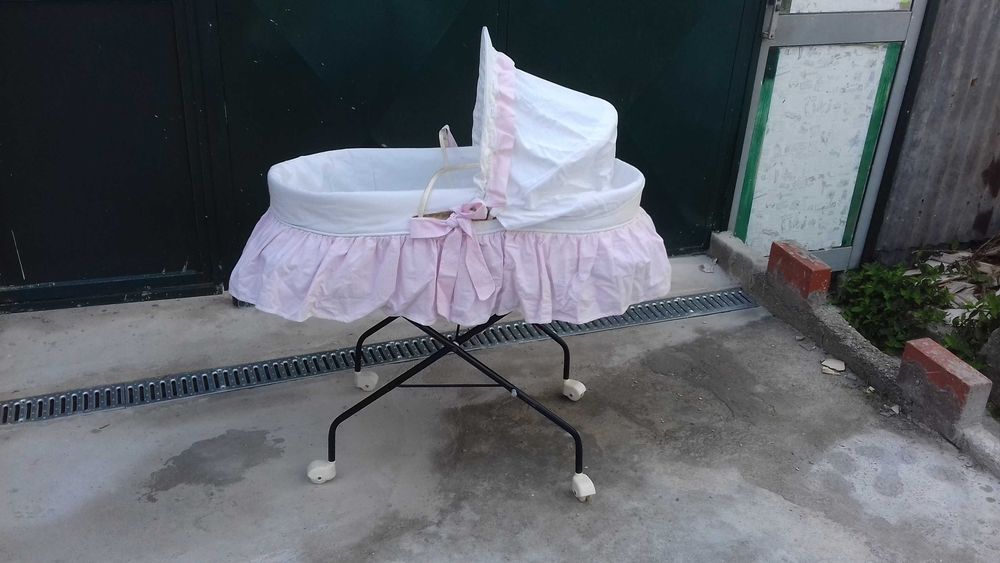 Berços para bebés menina e menino