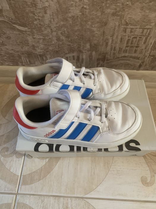 Кросівки Adidas. Розмір 33,34