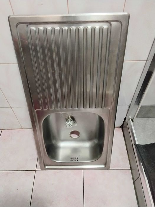 Недорого продається мийка кухонна б/в