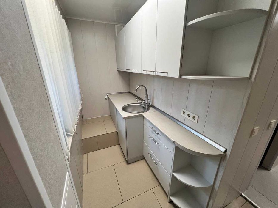 Аренда офис Кириловская 116 центр 60м2 метро 10мин два входа Без% офис