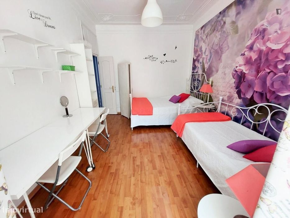 Quarto - localizado em Picoas Lisbon