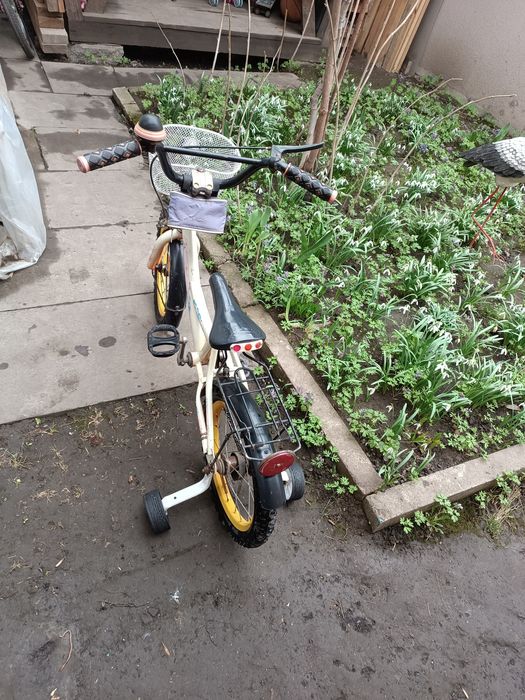 Дитячий велосипед.