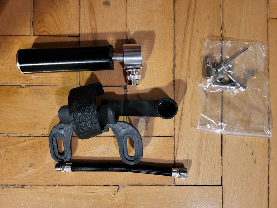 Mikro pompka szosowa mtb z dodatkami