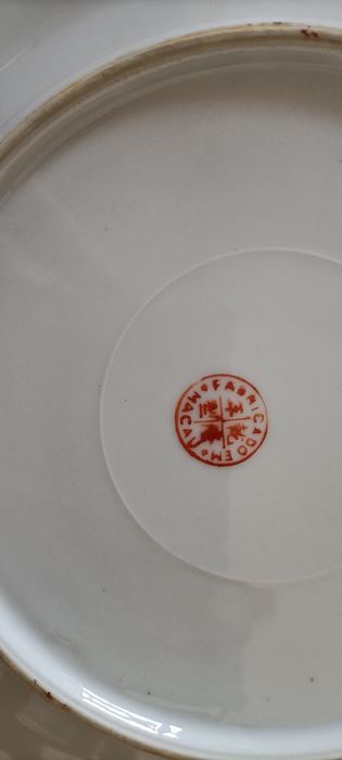 Prato raso porcelana Macau"Medalhão Rosa"