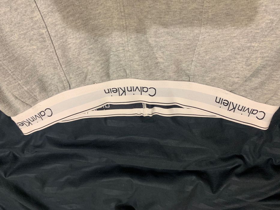 Продам штани Calvin klein розмір М