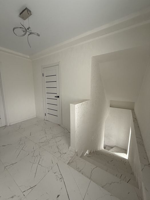 Продам новий будинок з ремонтом !!