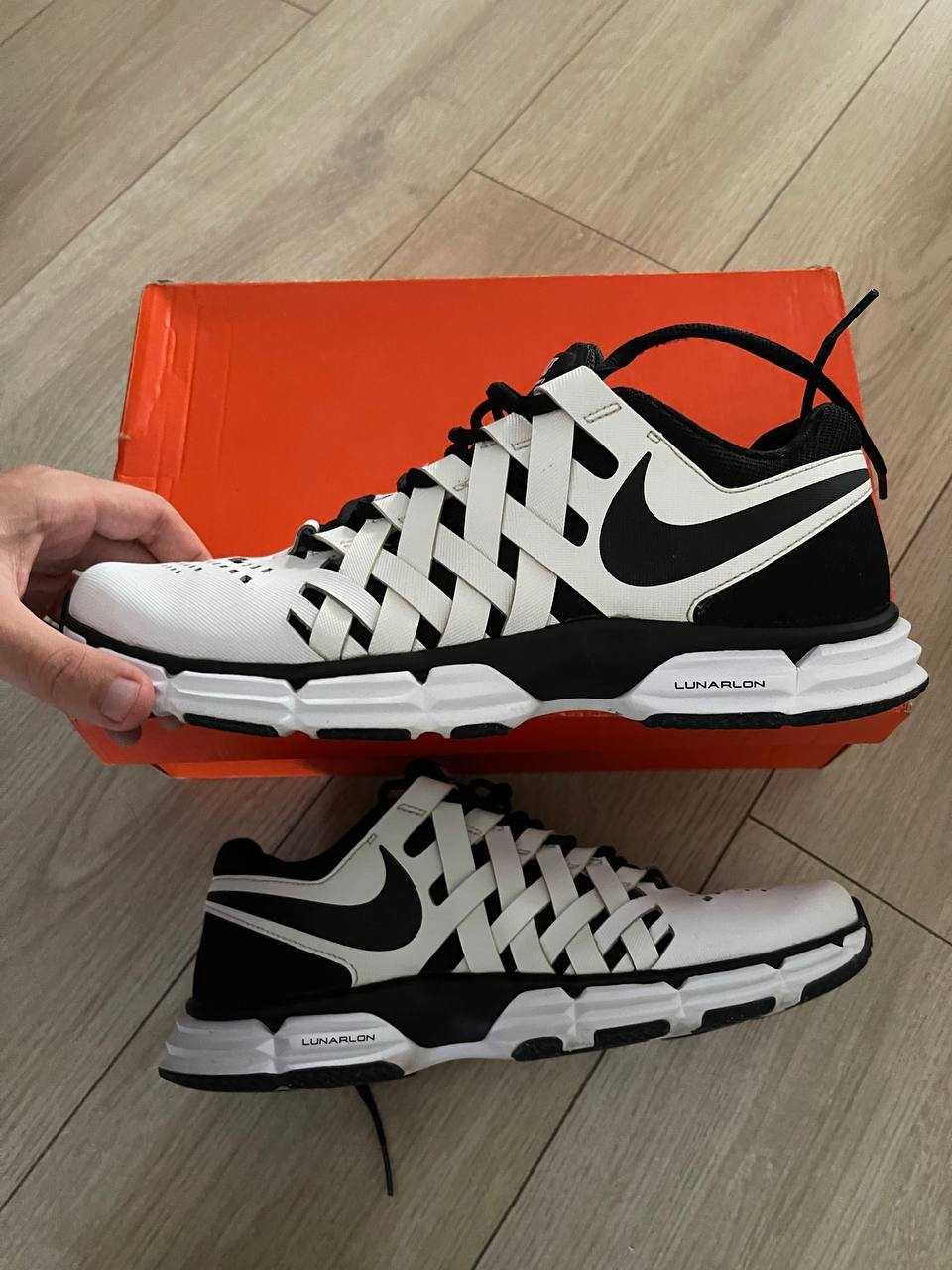 Lunar fingertrap on sale