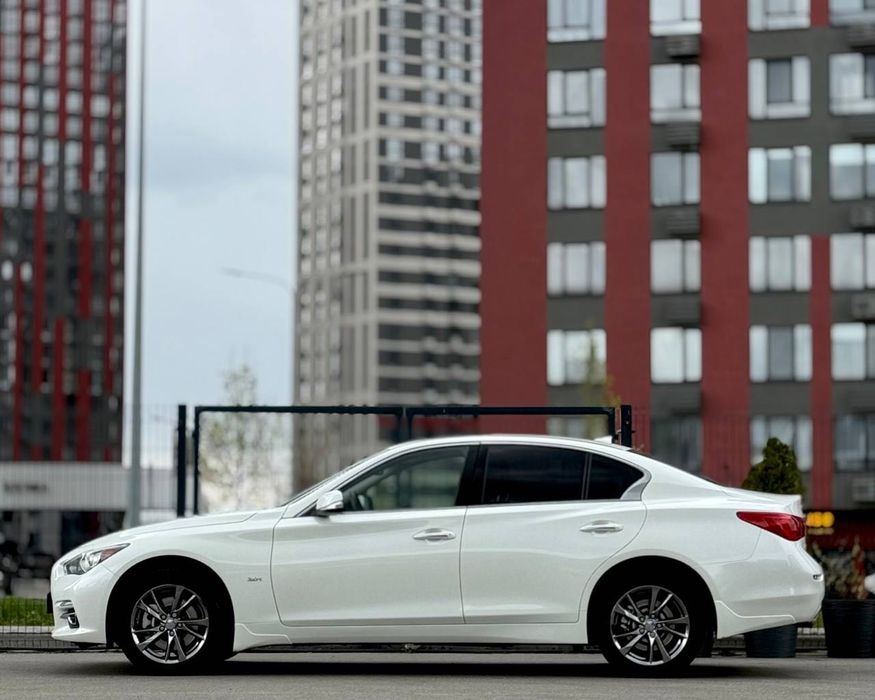 Infiniti Q50 AWD